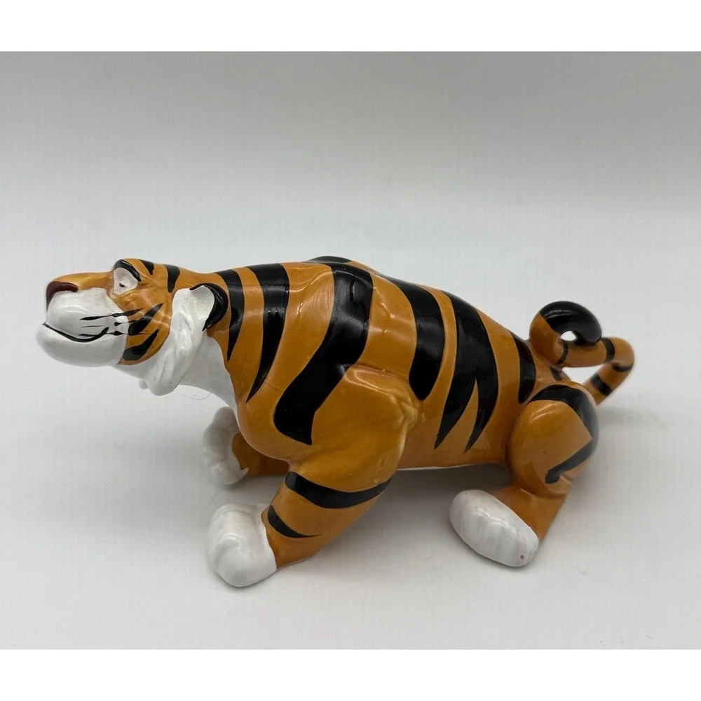 Walt Disney Company Jasmine and Rajah Porcelain Figurines Hand-Painted Malaysia